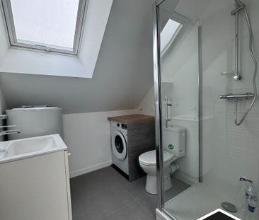 STUDIO MEUBLÉ REFAIT À NEUF LORIENT - 25,93m2 au sol - rue Duliscouet - Photo 2