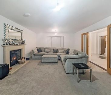 4 bedroom detached house to rent - Photo 3