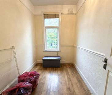 3 bedroom flat to rent - Photo 6