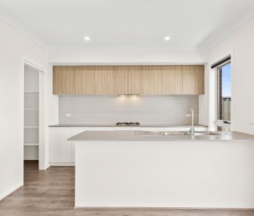 67 Tuff Street, Werribee VIC 3030 - House For Rent | Domain - Photo 6