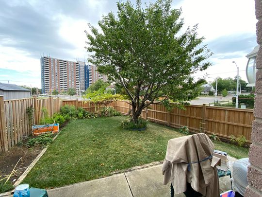 For Lease - 1 Kay Drive, Toronto, Ontario - Photo 1