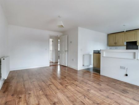 2 Bedroom Flat / Apartment to let - Photo 3