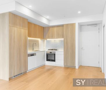 Sun-filled 2 Bedrooms 1 Bathroom - Photo 3