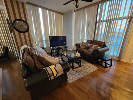 For Lease - 220 Burnhamthorpe Road Unit# 3307, Mississauga, Ontario - Photo 3