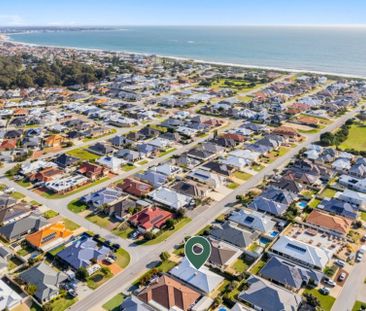 24 Lord Hobart Drive, Madora Bay. - Photo 2