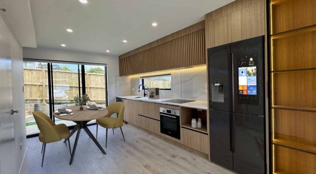 Modern Two-Bedroom, Two-Bathroom Home in Prime Birkdale Location - Photo 1