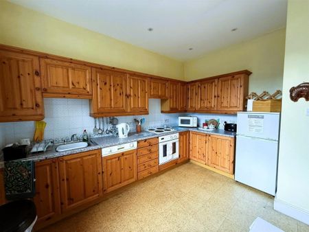 Tiverton Castle - Photo 5