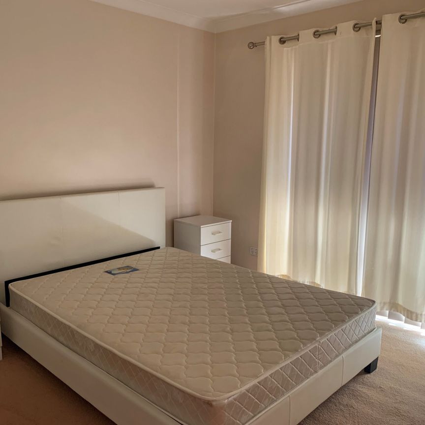 One Bedroom Beauty - Photo 1