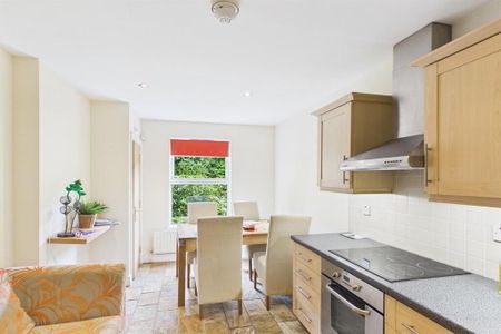 Apt 2 48, Marlborough Manor, Marlborough Park South, Belfast, BT9 6HS - Photo 5