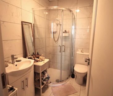 Flat 4, 8 Kinnegar Drive, Holywood, BT18 9JQ - Photo 6