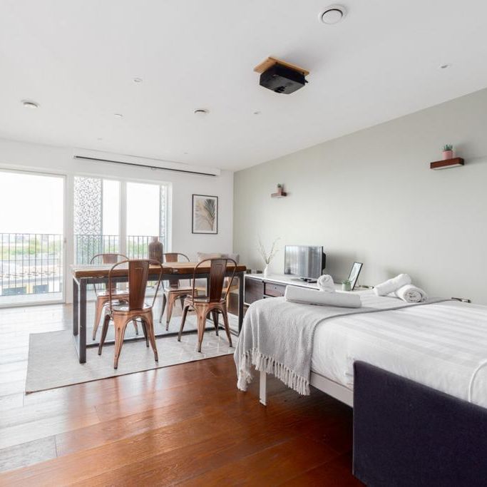 Studio to rent - Photo 1