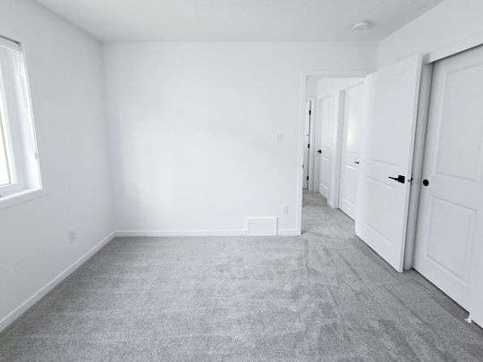 Edmonton Unfurnished duplex Rental in Montrose - Spacious 3-Bed Main Floor Duplex in Highlands – Bright, Modern, and Pet-Friendly - Photo 1