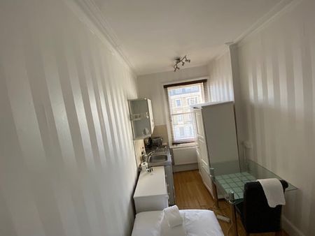 Room in a Shared Flat, Holland Road, W14 - Photo 2