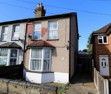 3 bedroom end of terrace house to rent - Photo 4
