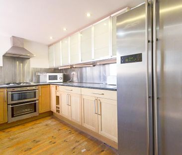 6 bedroom terraced house to rent - Photo 4