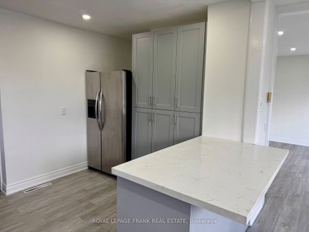 For Lease - 181 Southlawn Avenue Unit# Main, Oshawa, Ontario - Photo 5