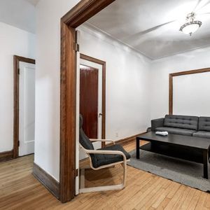 5 1/2 - Montréal (Côte-des-Neiges) - 800 $/mois - Photo 2