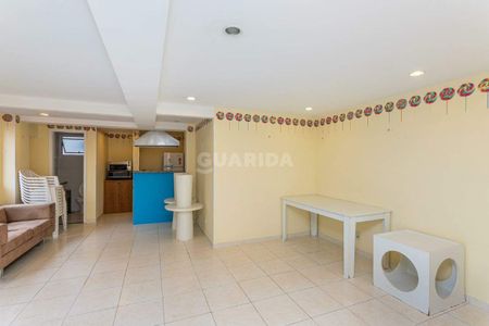 Apartamento mobiliado para alugar no bairro Cristal, com 2 dormitórios, pronto para morar e com acabamentos de alto padrão - COD: 24790 - Photo 2