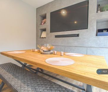 3 bedroom detached house to rent - Photo 5
