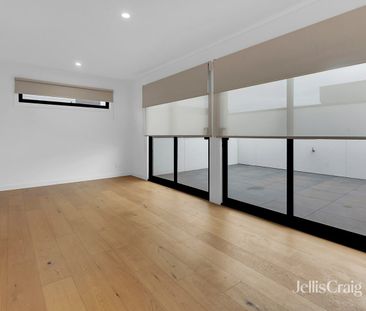 Brand New Three Bedroom Townhouse in Brunswick West - Photo 1