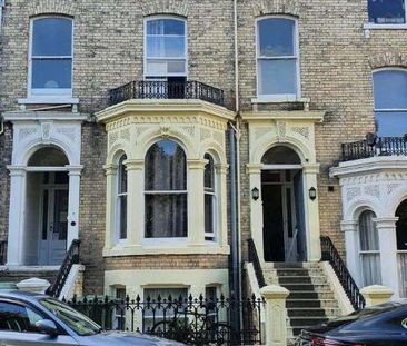 Grosvenor Crescent, Scarborough, YO11 - Photo 6