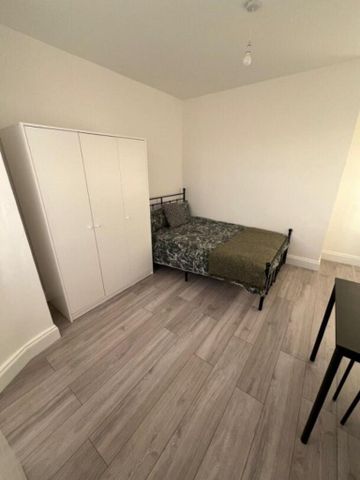 7 bedroom terraced house to rent - Photo 5