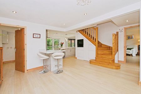 Alness Drive, York - Photo 2