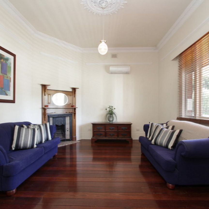 Great Location! 2*1 Sweet Home (Unfurnished) - Photo 1