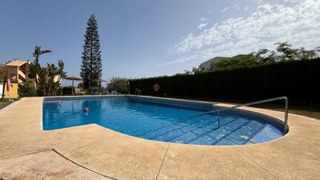 Duplex en alquiler en Sitio de Calahonda, Mijas - Photo 3