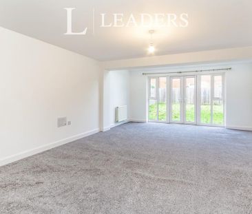 4 bedroom semi-detached house to rent - Photo 6