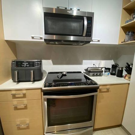 condo available ASAP 2bedrooms/2bathrooms 947 sq ft - Photo 1