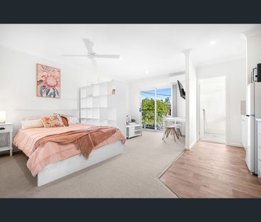 2/43 Bartholomew Street, Zillmere, Qld 4034 - Photo 2