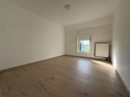 Jolie maison d’habitation entièrement rénovée de +/- 205 m² - Photo 4