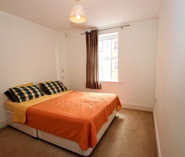 Executive two double bedroom first-floor apartment to let in Diglis - Photo 3