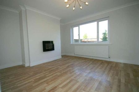 The Crescent, Seghill, NE23 - Photo 2