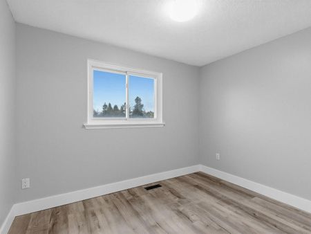 For Lease - 59 Scott Crescent Unit# Upper Main, Barrie, Ontario - Photo 5