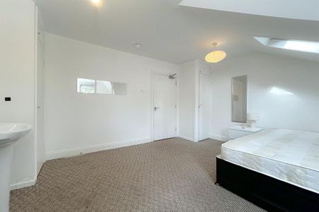 120 University Avenue, Belfast, BT7 1GZ - Photo 4
