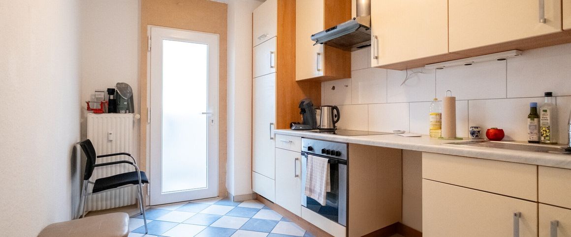 Zentral gelegene 2-Zimmer-Wohnung mit Balkon, ideal für Studenten und Singles!! - Photo 1