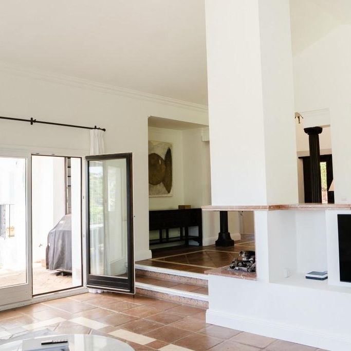 4 bedroom luxury Villa for rent in Benahavís, Spain - Photo 1