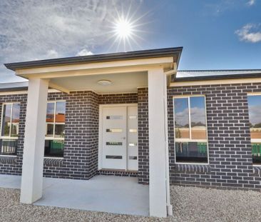 Neat 3 bedroom, 2 bathroom home - Photo 6