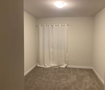 For Lease - 3 BANK SWALLOW Crescent, Kitchener, Ontario - Photo 3