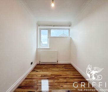 Central Avenue, Canvey Island, SS8 - Photo 6