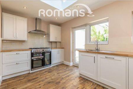 1 bedroom in a house share to rent - Photo 4