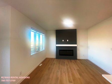 BRAND NEW NEVER LIVED IN UPPER LEVEL 3 BED, 2.5 BATH DUPLEX W/DOUBLE ATTACHED GARAGE IN MEADOWVIEW PARK LEDUC - Photo 5