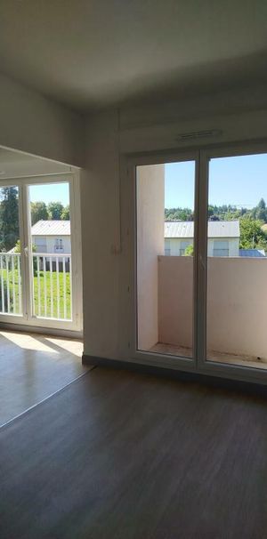 TYPE 4 MONTHUREUX SUR SAONE - Photo 1