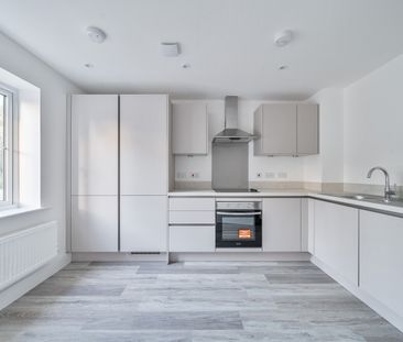 2 bedroom semi-detached house to rent - Photo 5