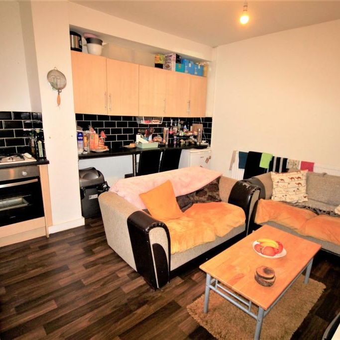 3 bedroom terraced house to rent - Photo 1