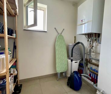 Zeer knap, ruim appartement met 2 slpks en garage - Photo 5