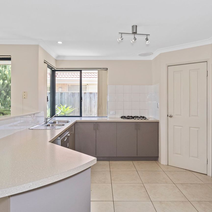 20 Scarab Court, Halls Head. - Photo 1