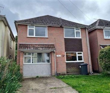 Bedroom Detached House In Winton, BH9 - Photo 3